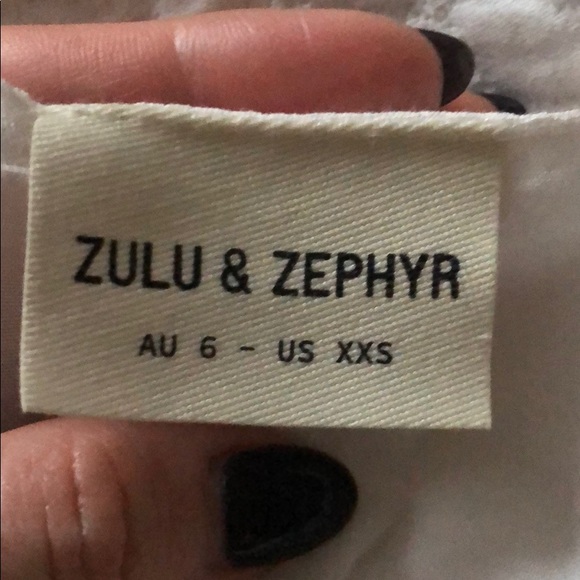 Zulu and Zephyr Float Skirt - Picture 3 of 3